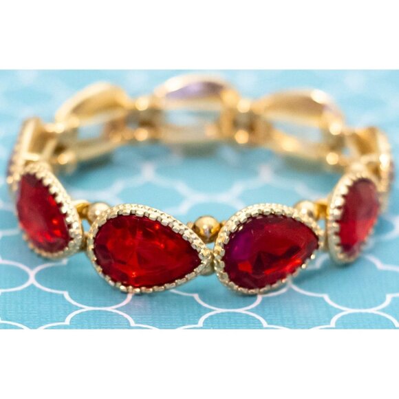 7 inch, Vintage Red Teardrop Oval Beads Gold Tone Bracelet - R37 - Picture 2 of 3